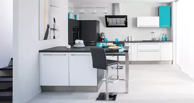 cocina blanca y negra